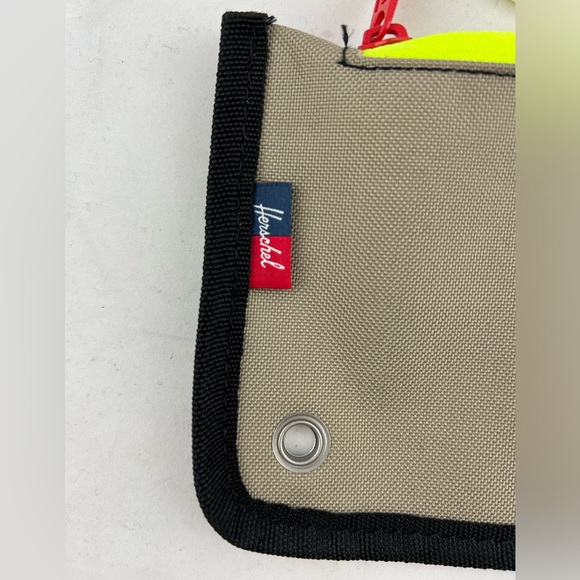 Herschel Brand New Binder Pencil Case - Picture 4 of 4